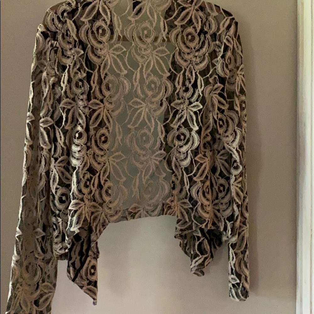 Beautiful lace jacket - Picture 2 of 3